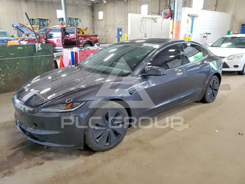 2024 Tesla Model 3 фото