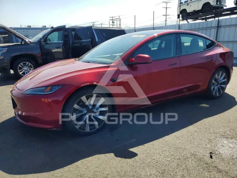 2024 Tesla Model 3 фото