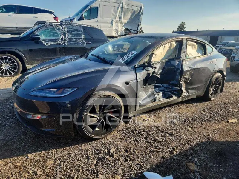 2024 Tesla Model 3 фото