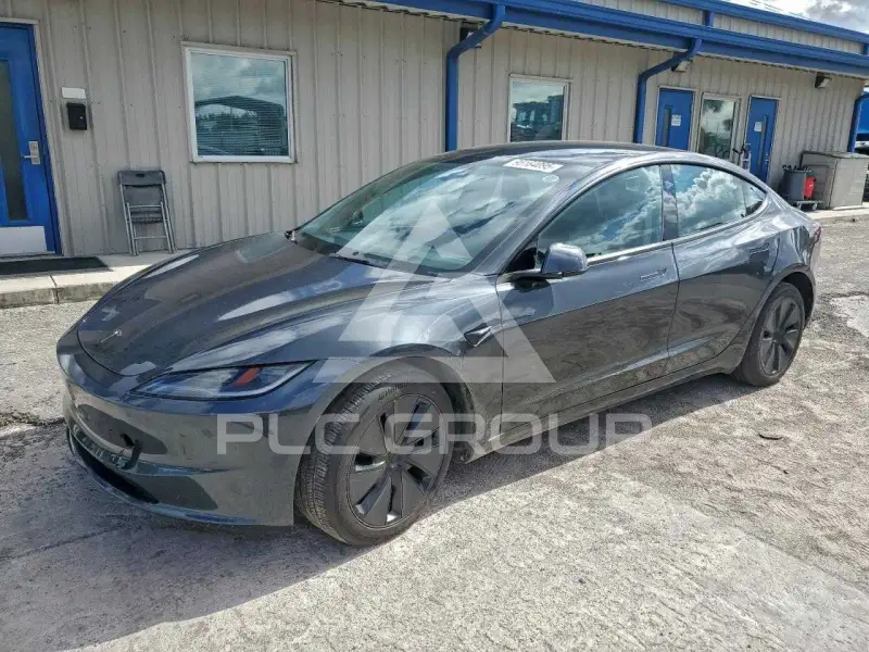2024 Tesla Model 3 фото