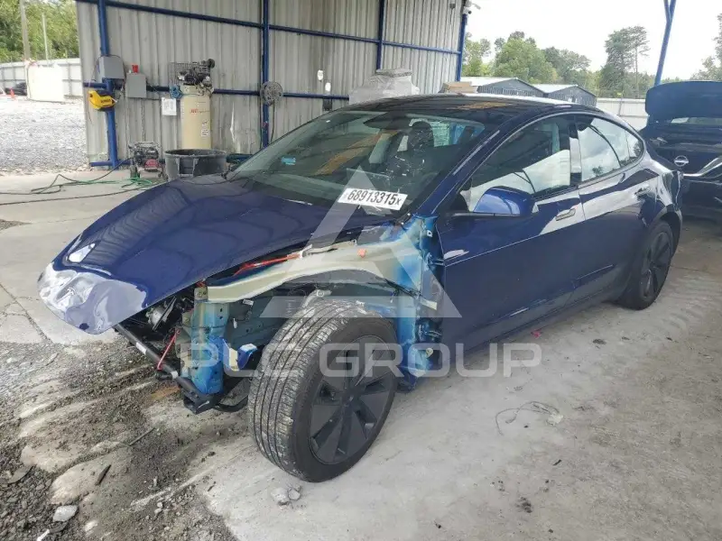 2024 Tesla Model 3 фото