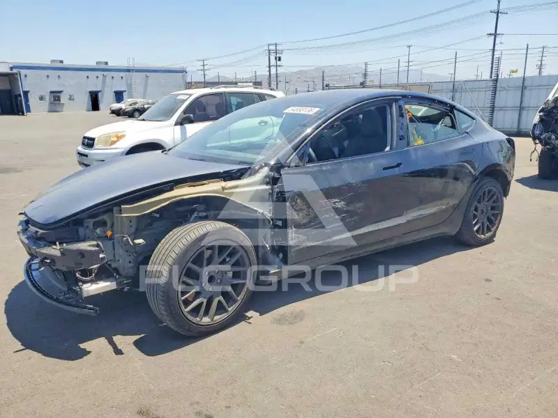 2024 Tesla Model 3 фото