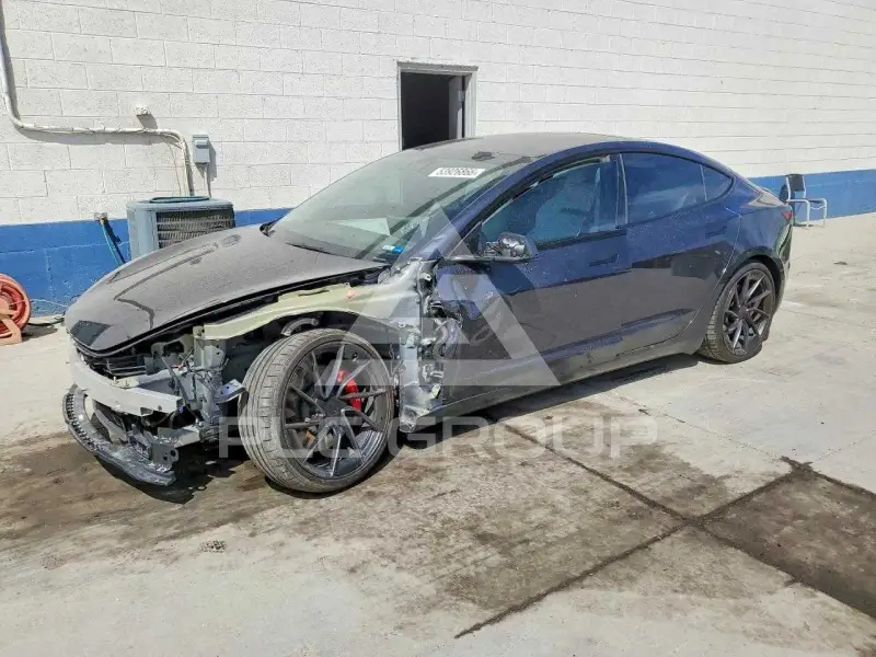 2024 Tesla Model 3 фото