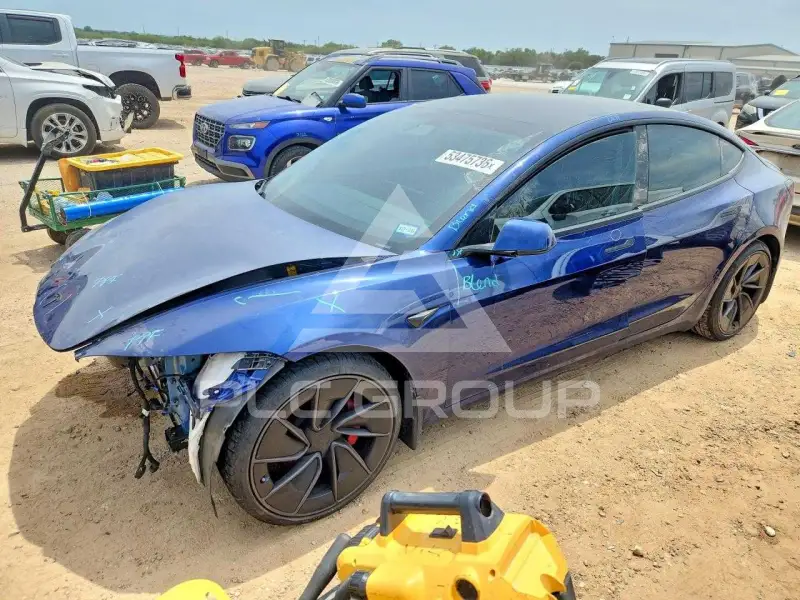 2024 Tesla Model 3 фото