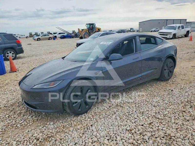 2024 Tesla Model 3 фото