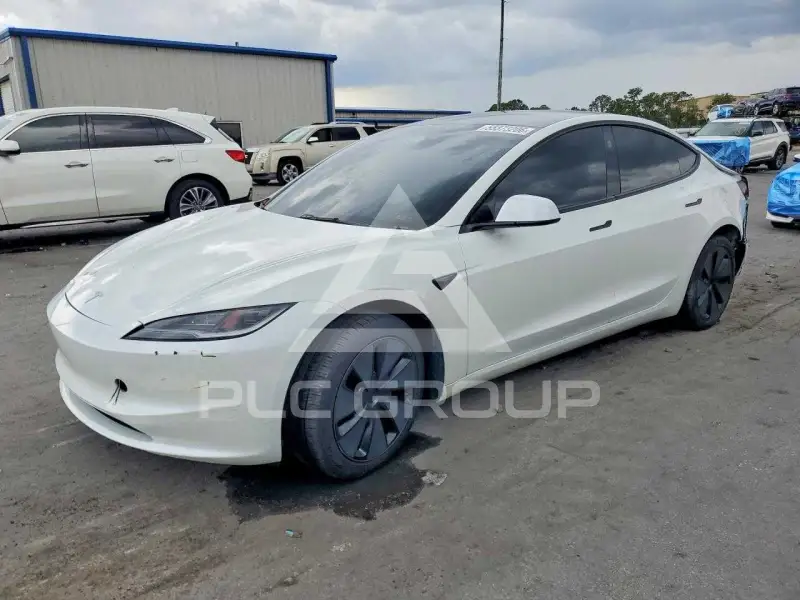 2024 Tesla Model 3 фото