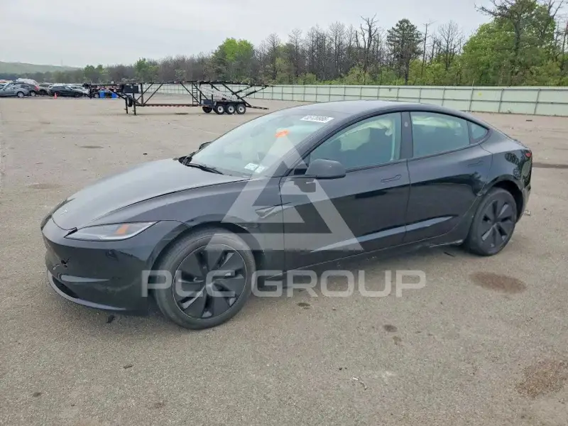 2024 Tesla Model 3 фото