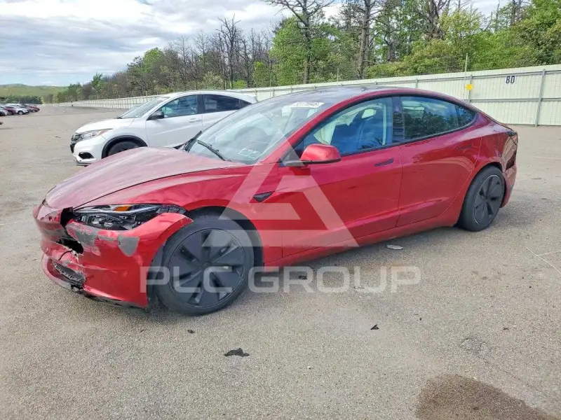 2024 Tesla Model 3 фото