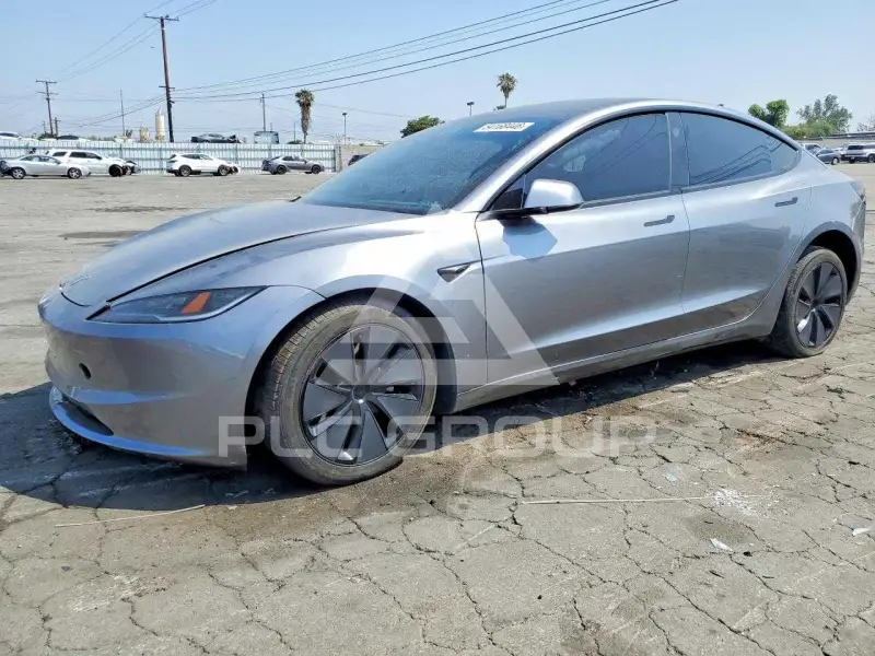 2024 Tesla Model 3 фото