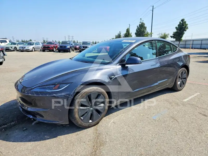 2024 Tesla Model 3 фото