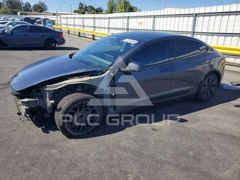 2024 Tesla Model 3 фото