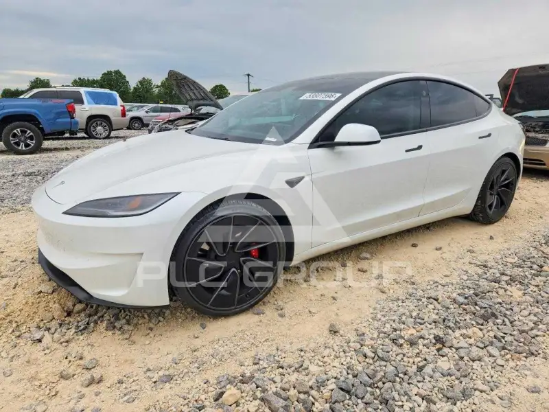 2024 Tesla Model 3 фото