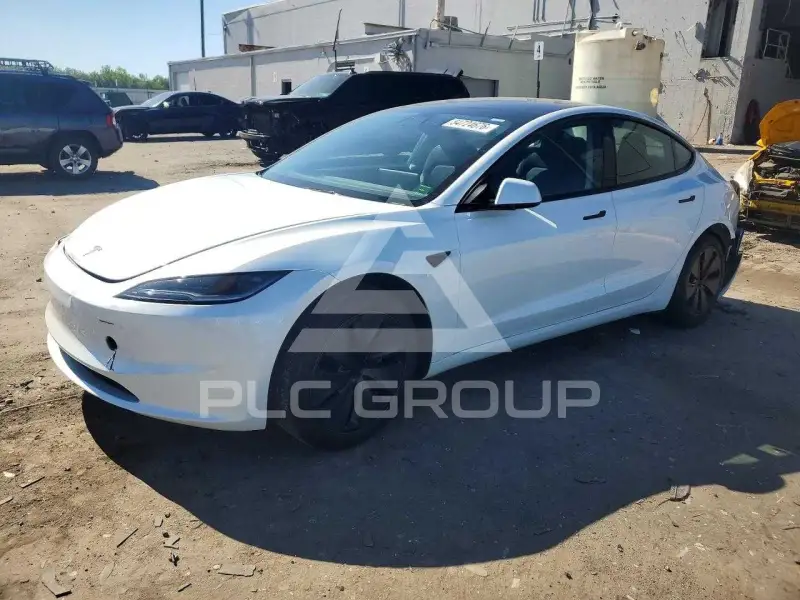 2024 Tesla Model 3 фото