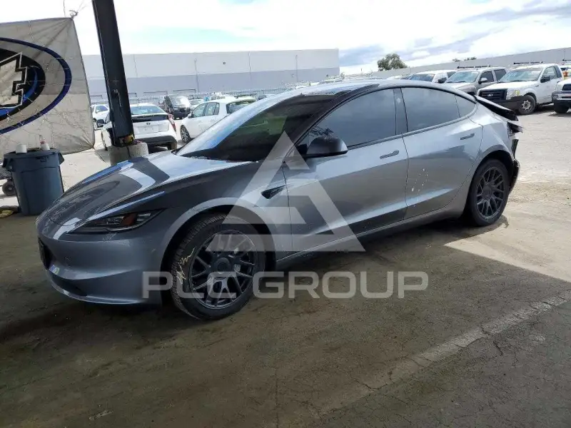 2024 Tesla Model 3 фото