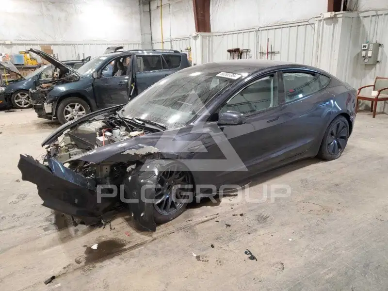2024 Tesla Model 3 фото