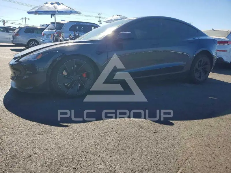 2024 Tesla Model 3 фото