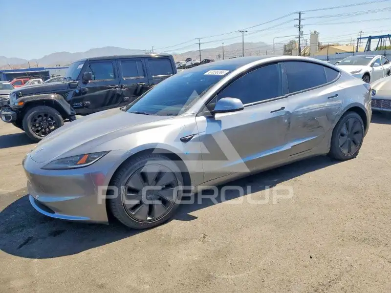 2024 Tesla Model 3 фото