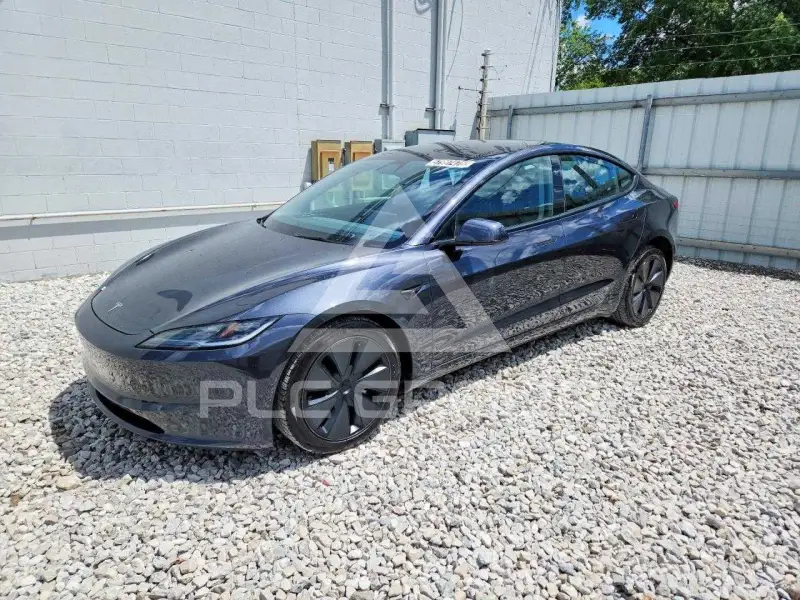 2024 Tesla Model 3 фото