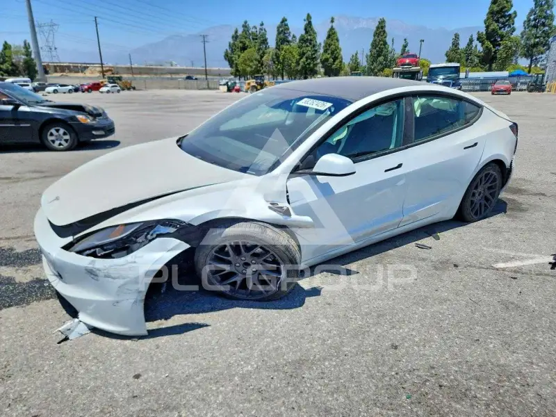 2024 Tesla Model 3 фото