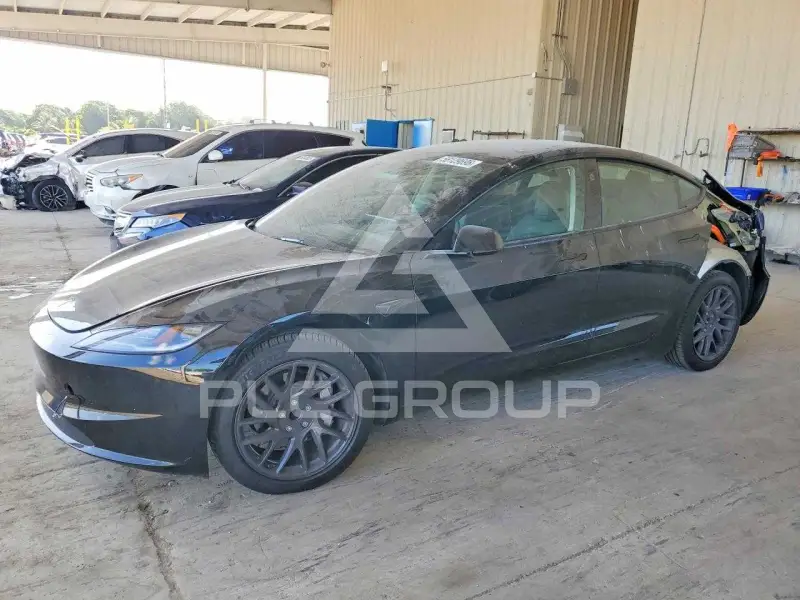 2024 Tesla Model 3 фото