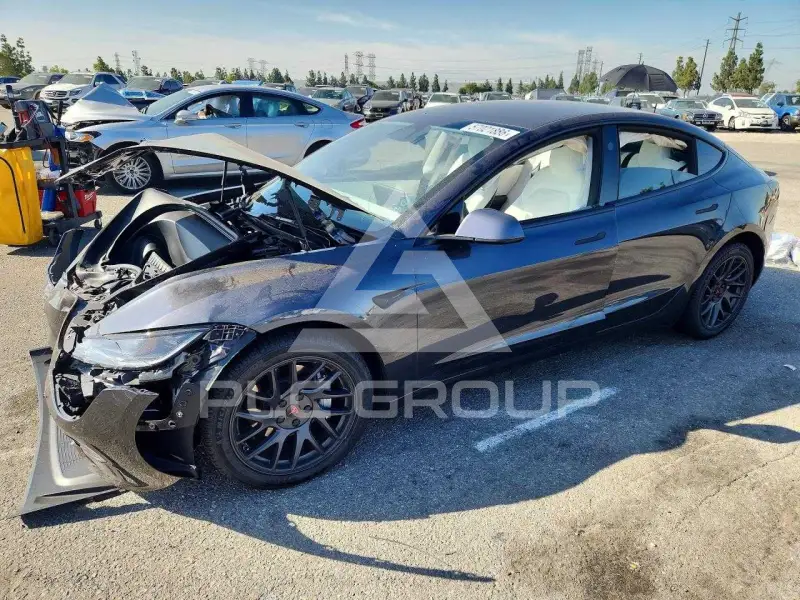 2024 Tesla Model 3 фото