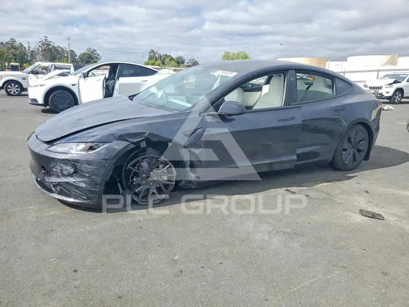 2024 Tesla Model 3 фото
