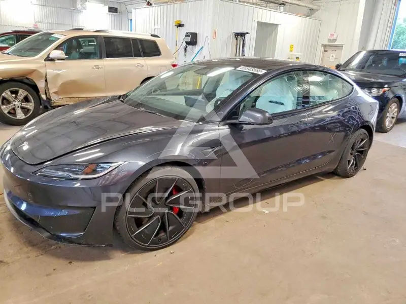 2024 Tesla Model 3 фото