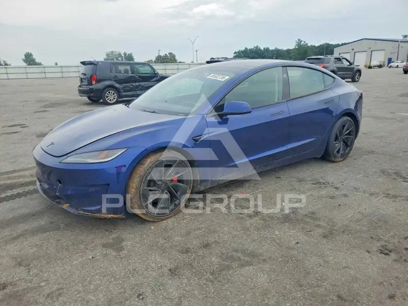 2024 Tesla Model 3 фото