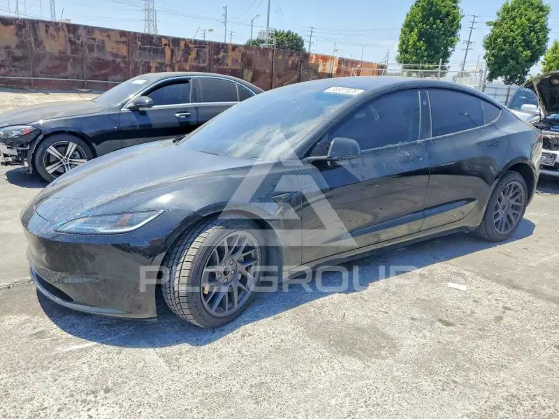 2024 Tesla Model 3 фото