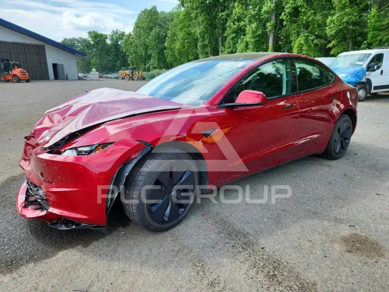 2024 Tesla Model 3 фото