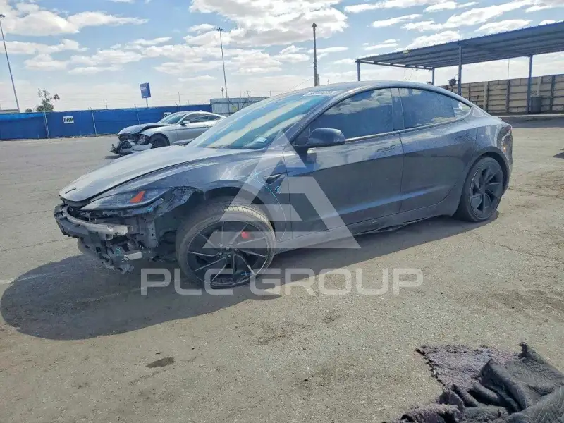 2024 Tesla Model 3 фото