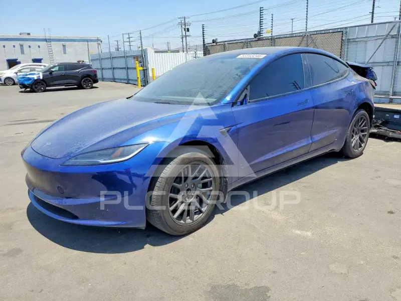 2024 Tesla Model 3 фото