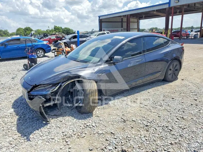 2024 Tesla Model 3 фото