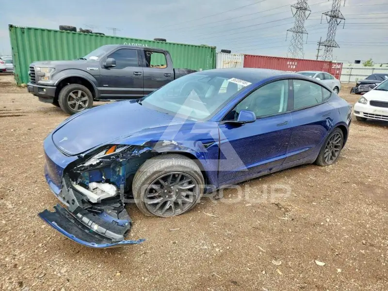 2024 Tesla Model 3 фото