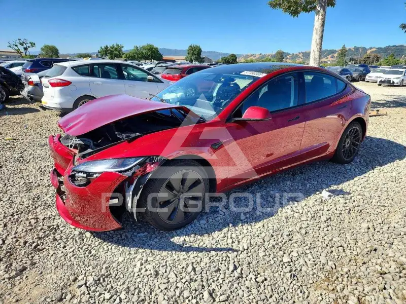 2024 Tesla Model 3 фото
