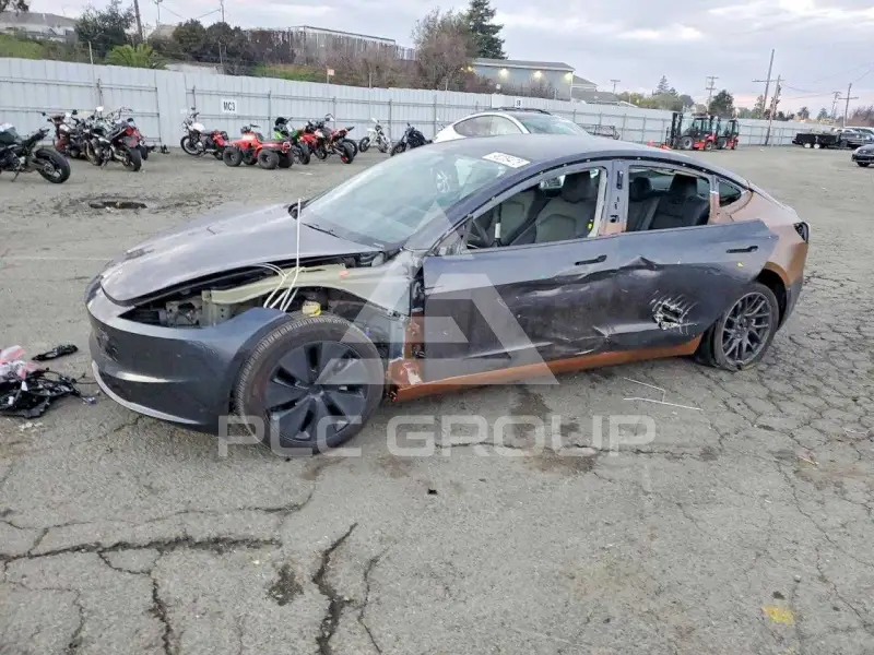 2024 Tesla Model 3 фото