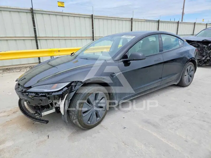 2024 Tesla Model 3 фото