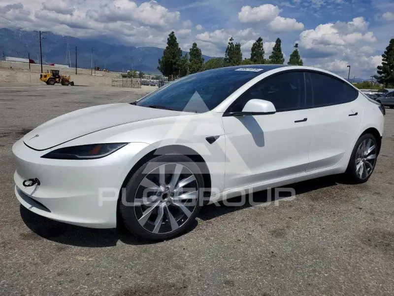 2024 Tesla Model 3 фото
