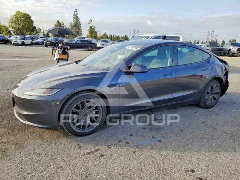 2024 Tesla Model 3 фото