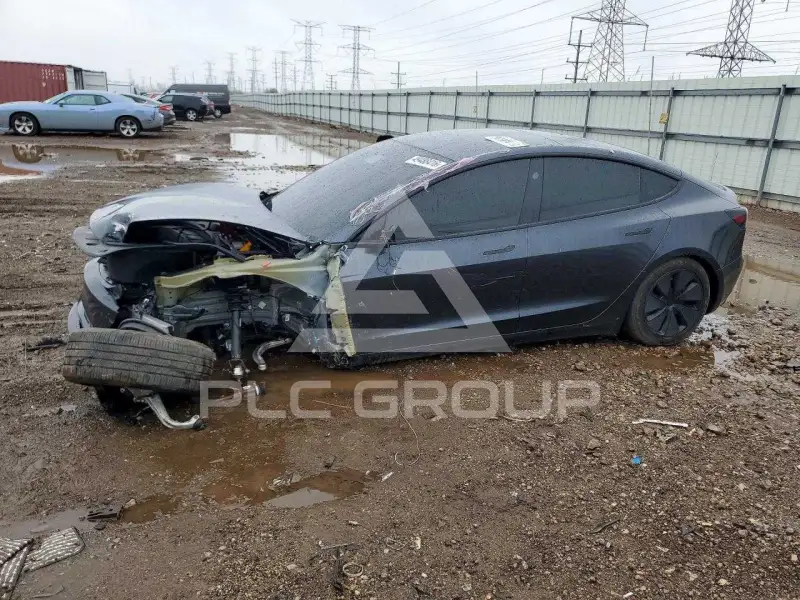 2024 Tesla Model 3 фото
