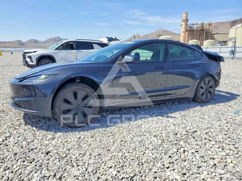 2024 Tesla Model 3 фото