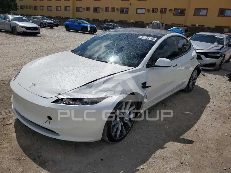 2024 Tesla Model 3 фото