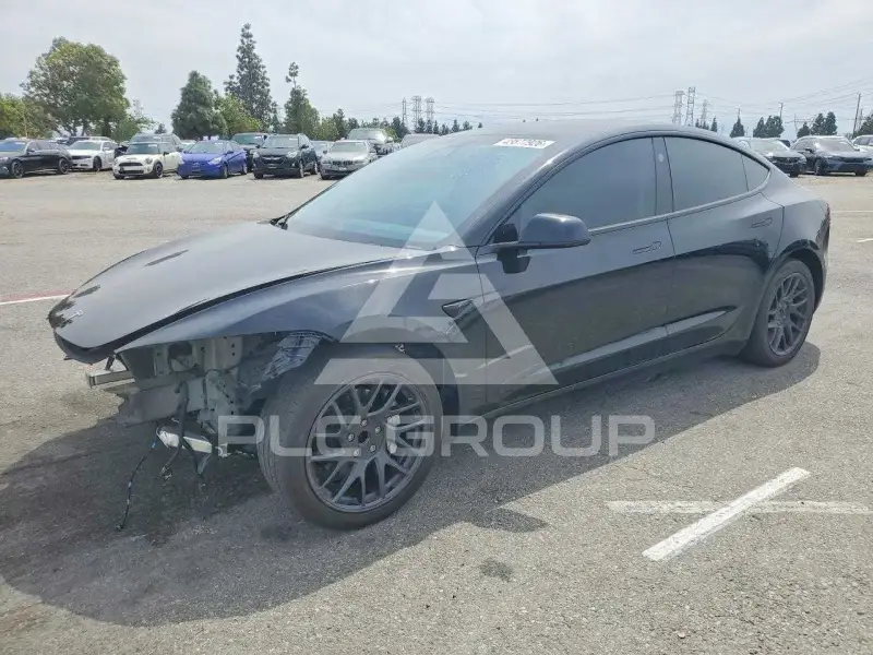 2024 Tesla Model 3 фото
