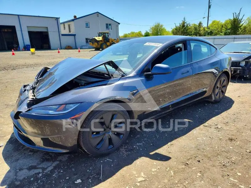 2024 Tesla Model 3 фото