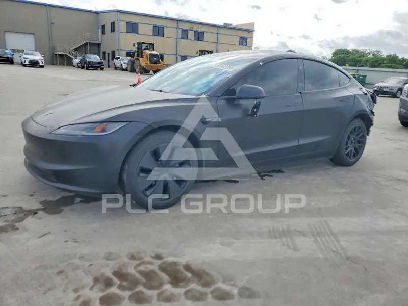 2024 Tesla Model 3 фото