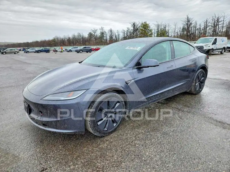 2024 Tesla Model 3 фото