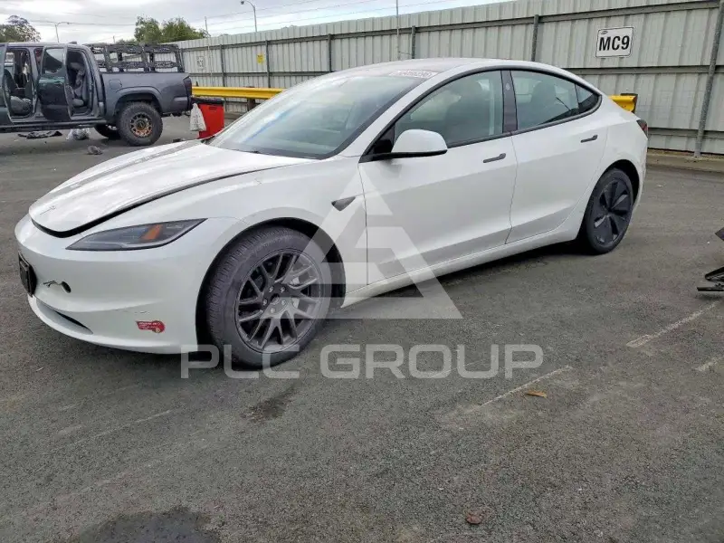 2024 Tesla Model 3 фото