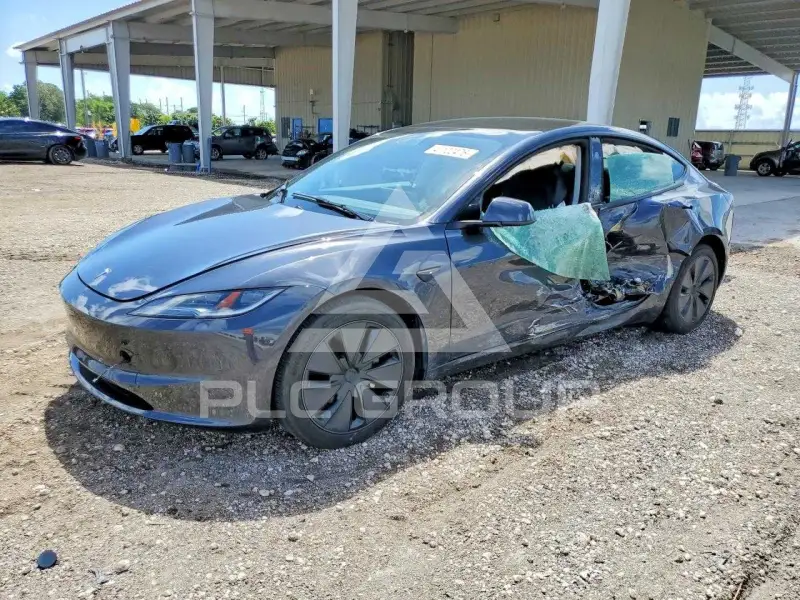 2024 Tesla Model 3 фото
