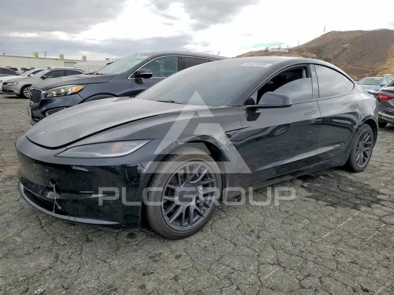 2024 Tesla Model 3 фото