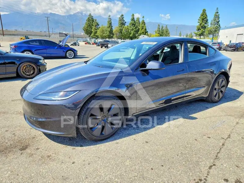2024 Tesla Model 3 фото